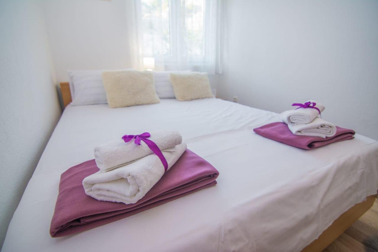 Village Holiday Apartman With Heated Pool Maslina Kostanje Buitenkant foto