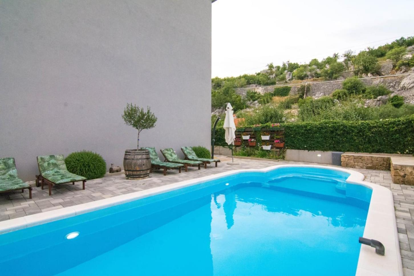 Village Holiday Apartman With Heated Pool Maslina Kostanje Buitenkant foto